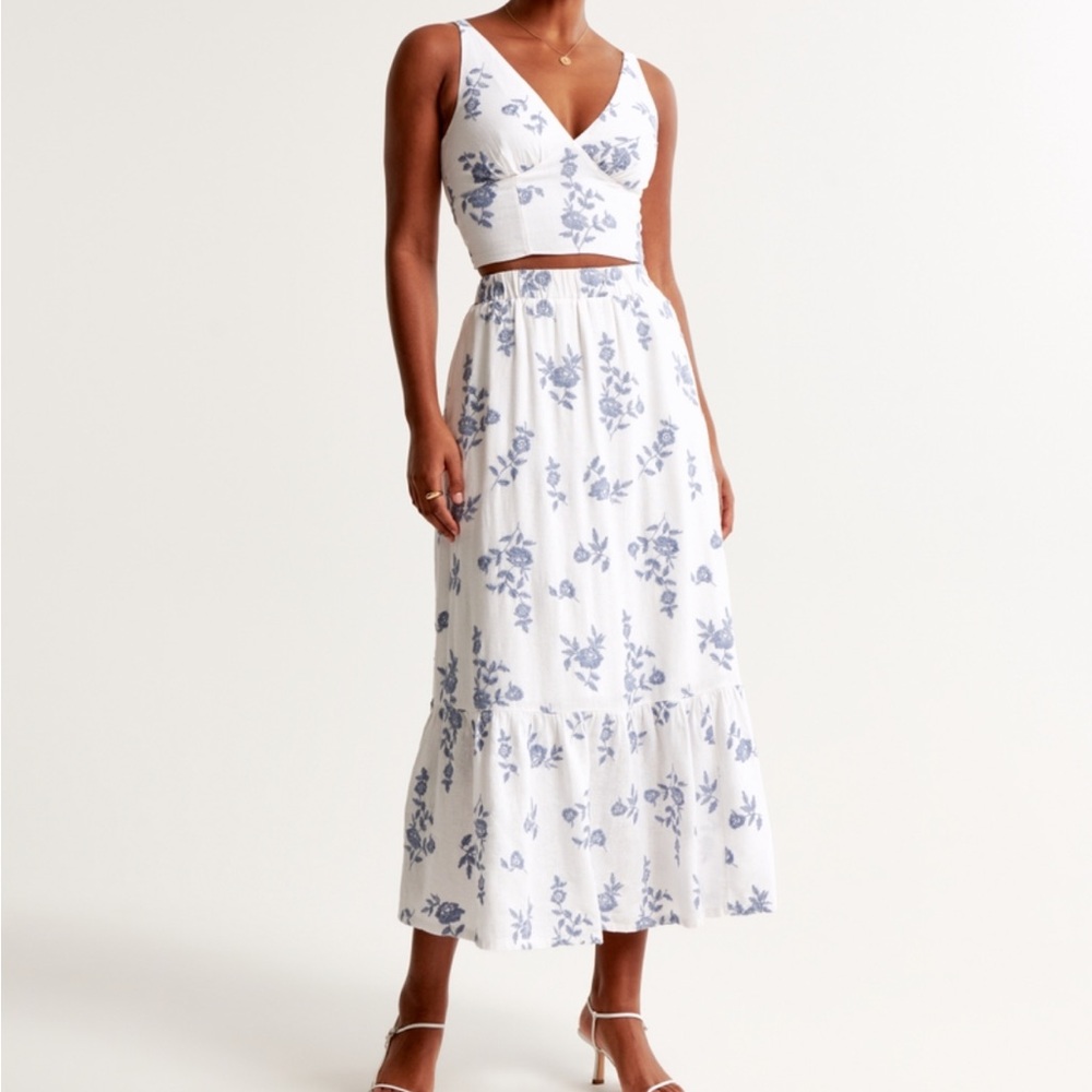 NWT Linen-Blend Embroidered Maxi Skirt size M regular